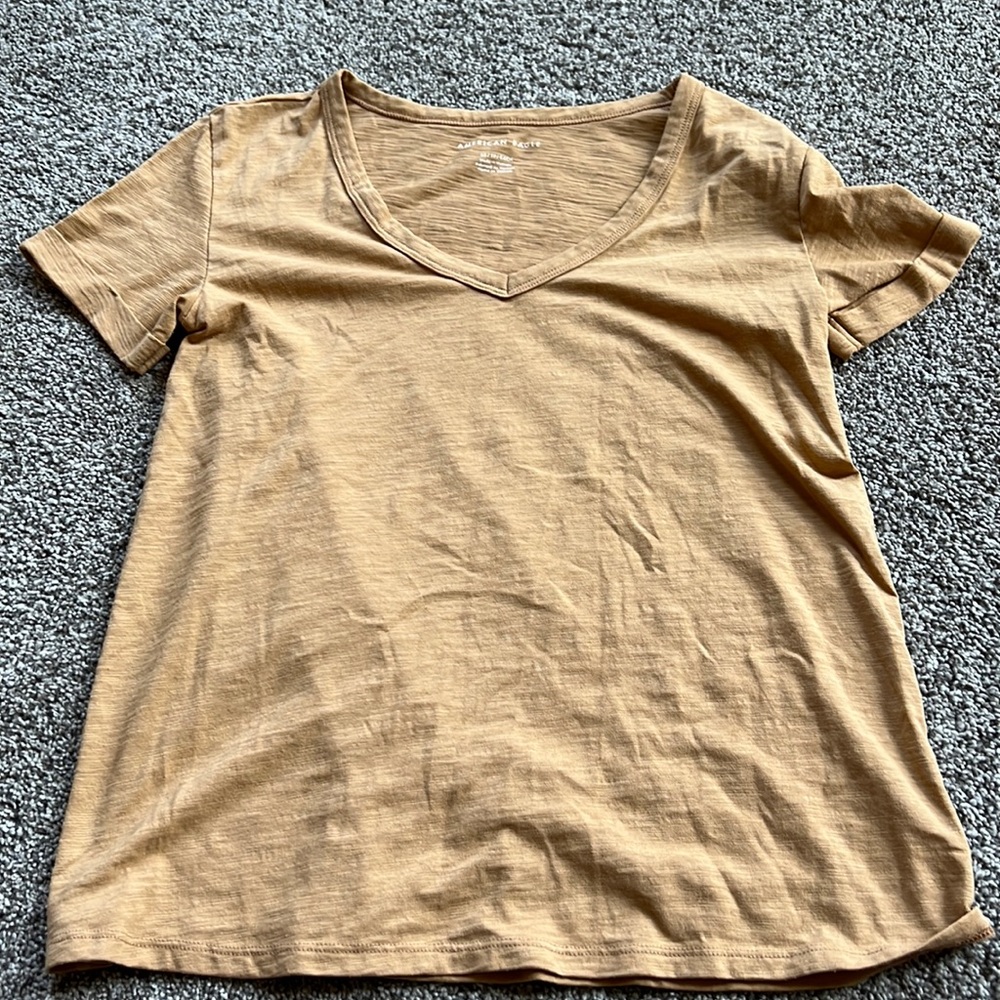 American Eagle V-neck Tee XS